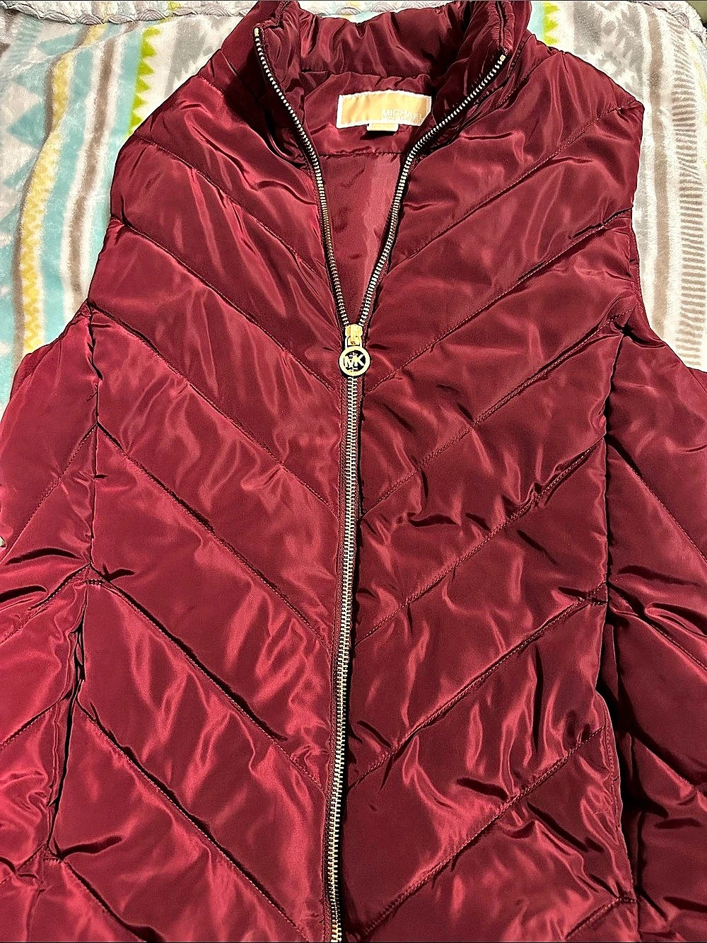 Michael Kors Quilted Puffer Jacket in Burgundy Size Small